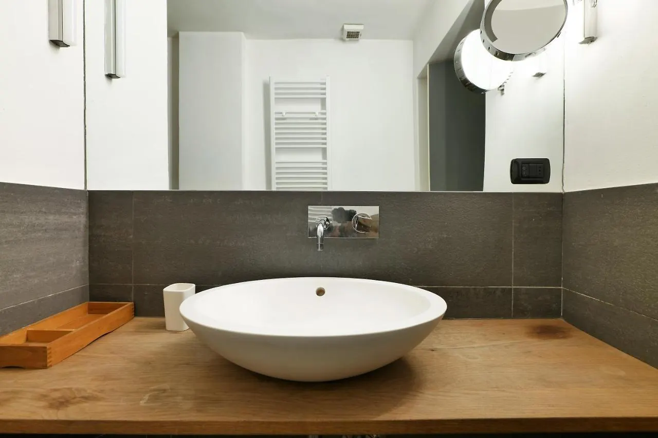 Elegant Medici Apt Milan 0*,