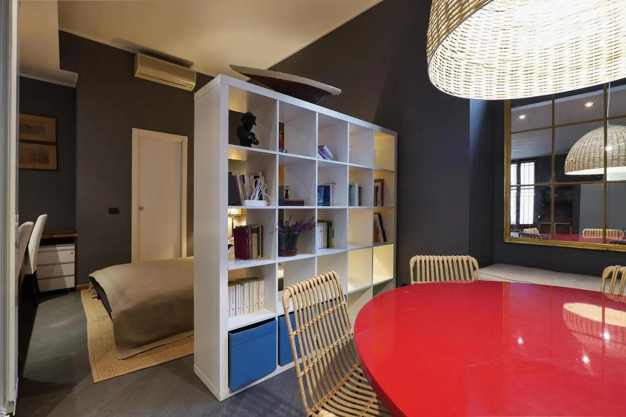 Elegant Medici Apt Milan Apartment