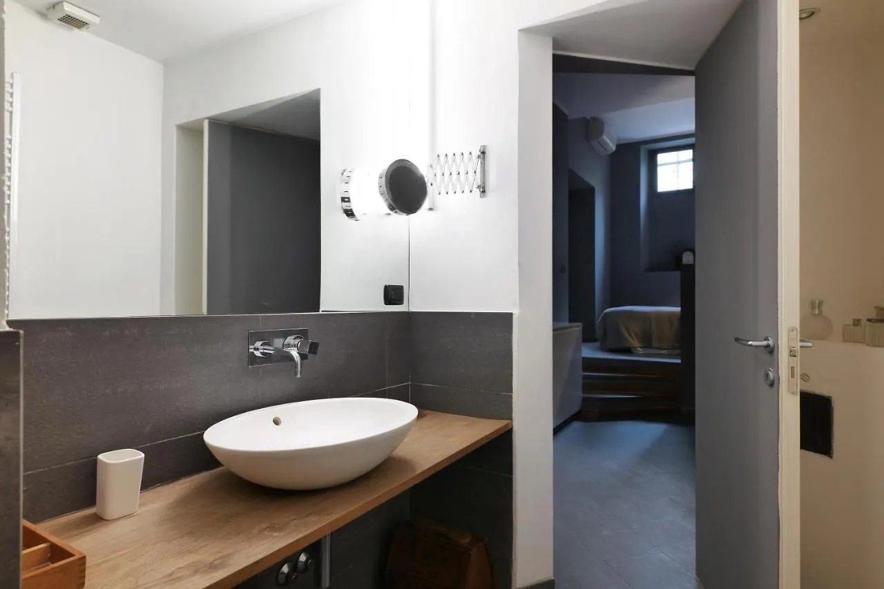 Elegant Medici Apt Milan 0*,  Italy