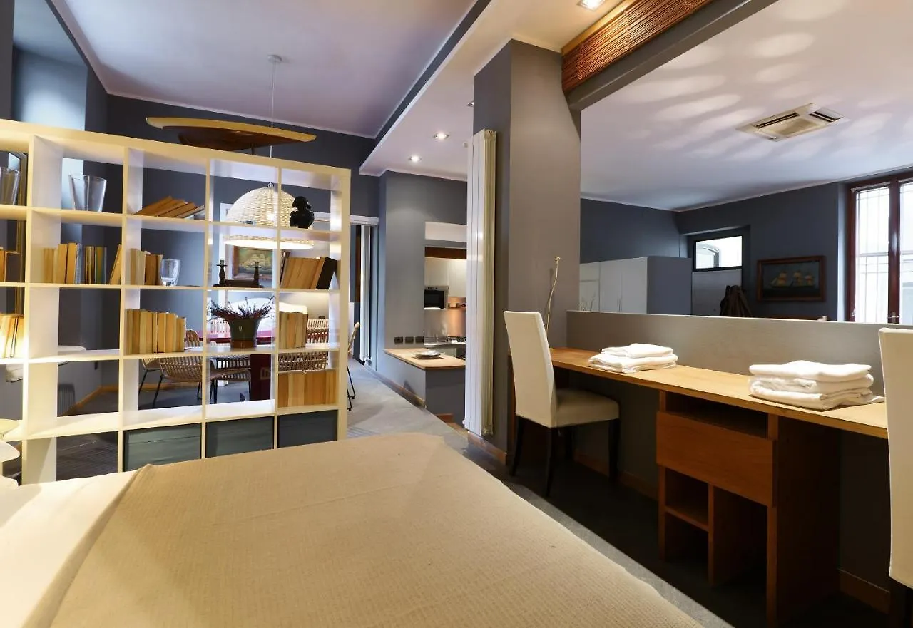 Elegant Medici Apt Milan Italy