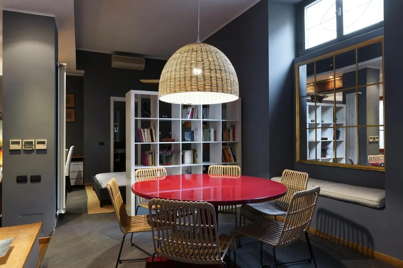 Elegant Medici Apt Milano Daire